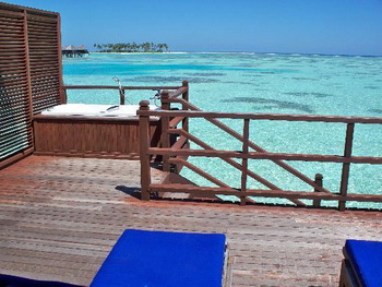 Maldives, South Male Atoll, Olhuveli Beach & Spa Resort